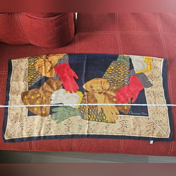 🧤Christian Dior🧣Les Gants “Glove Print” Vintage 100% Silk Scarf 35″ x 35″ - Picture 15 of 16